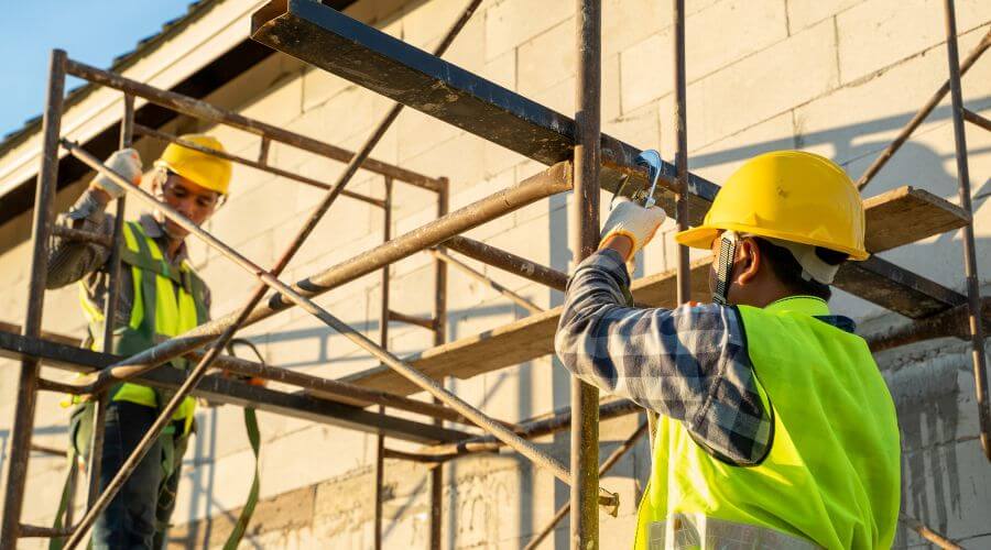 Professional gutter cleaning in Newkirk, NM